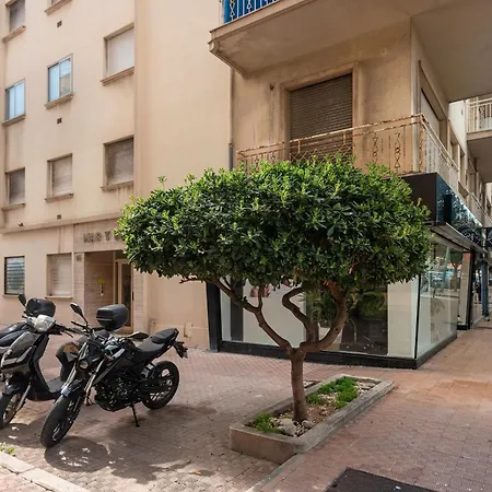 Mar-y-nan Family - Happy